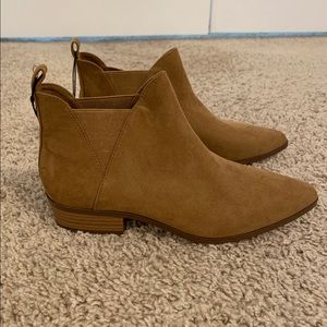 Forever 21 new brown ankle booties size 6!